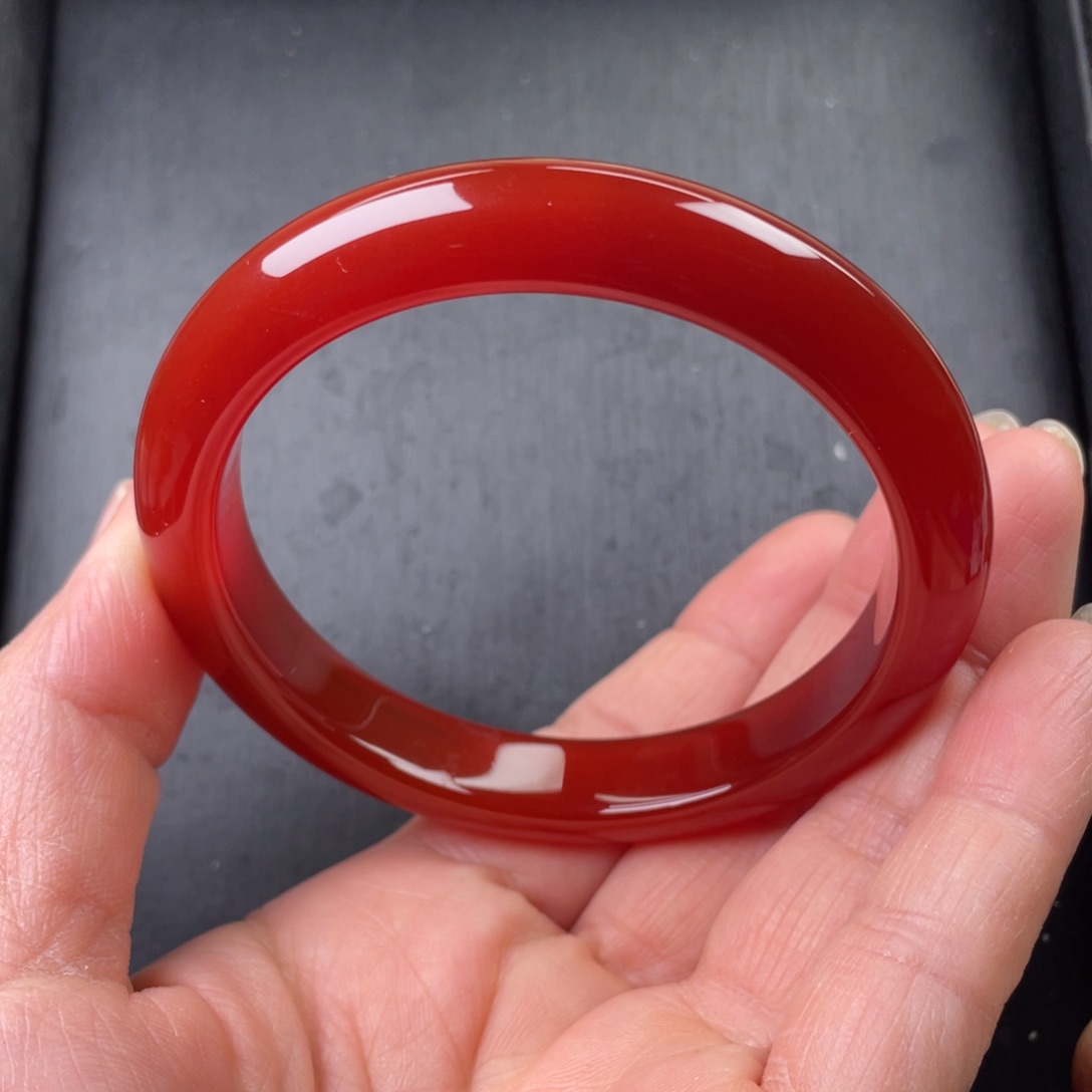 玛瑙/玉髓手镯未镶嵌60圈口