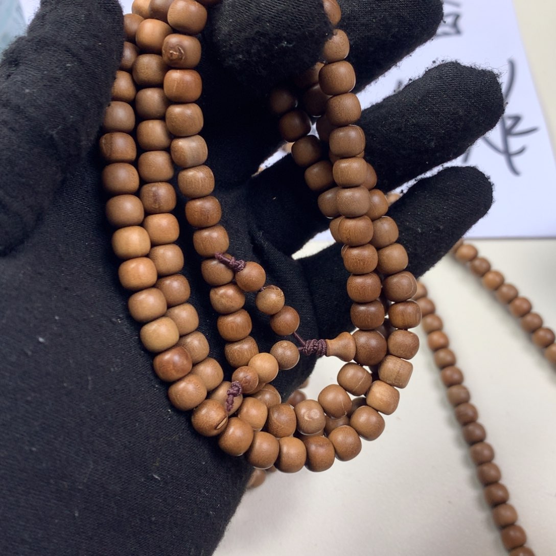 檀香木其他印度老山檀香6/7，108颗瑕疵