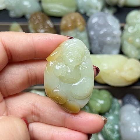 颈饰未镶嵌和田玉轮*