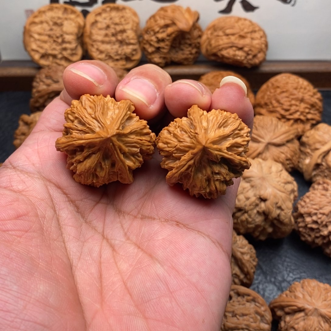 文玩核桃把件小*丫御龙奔