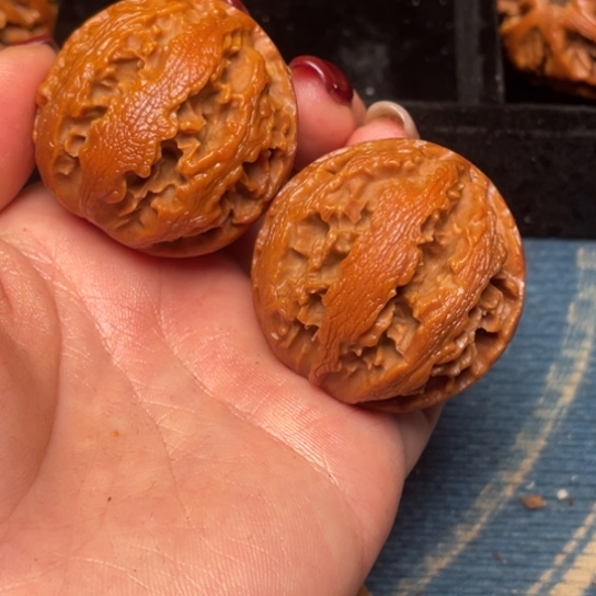 文玩核桃吊坠秦岭野生核桃