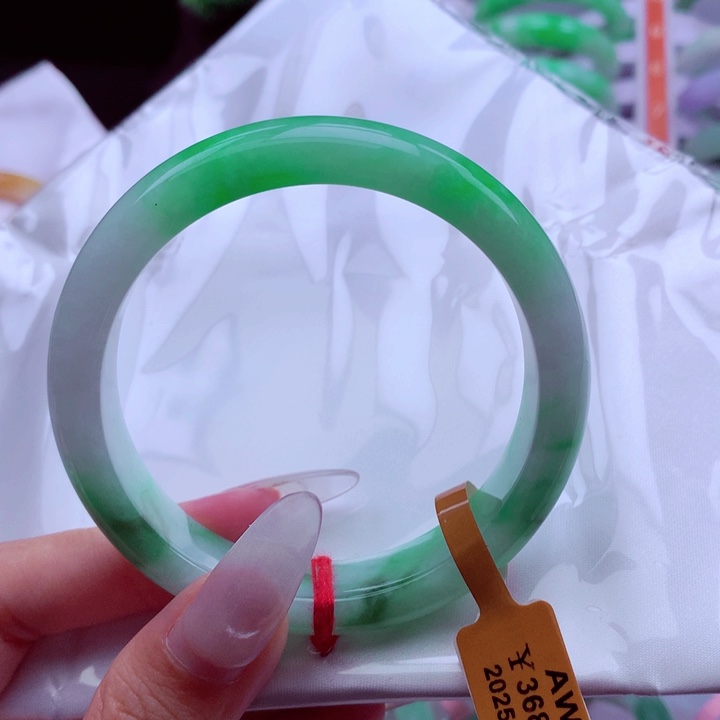 翡翠未镶嵌手镯翡翠