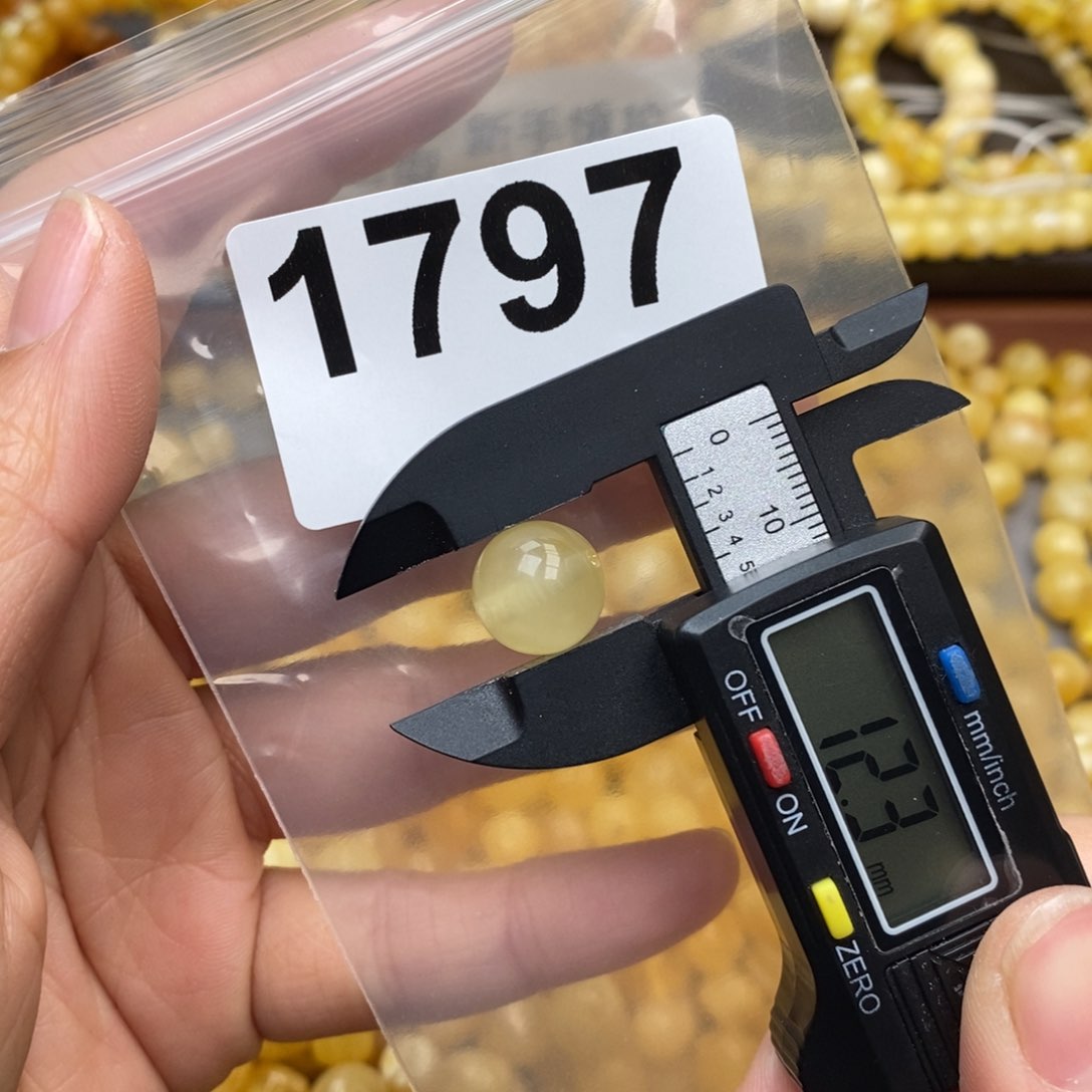 蜜蜡珠宝奇石未镶嵌