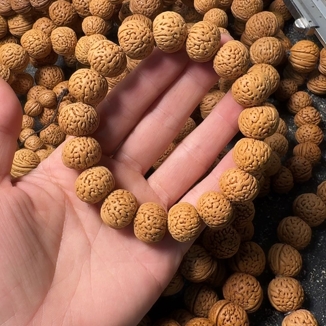 老***赵吊坠桃核南瓜手串