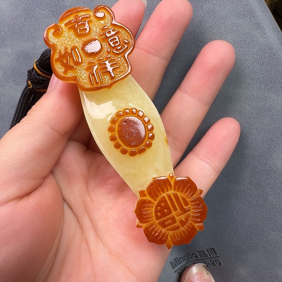 蜜蜡未镶嵌珠宝奇石