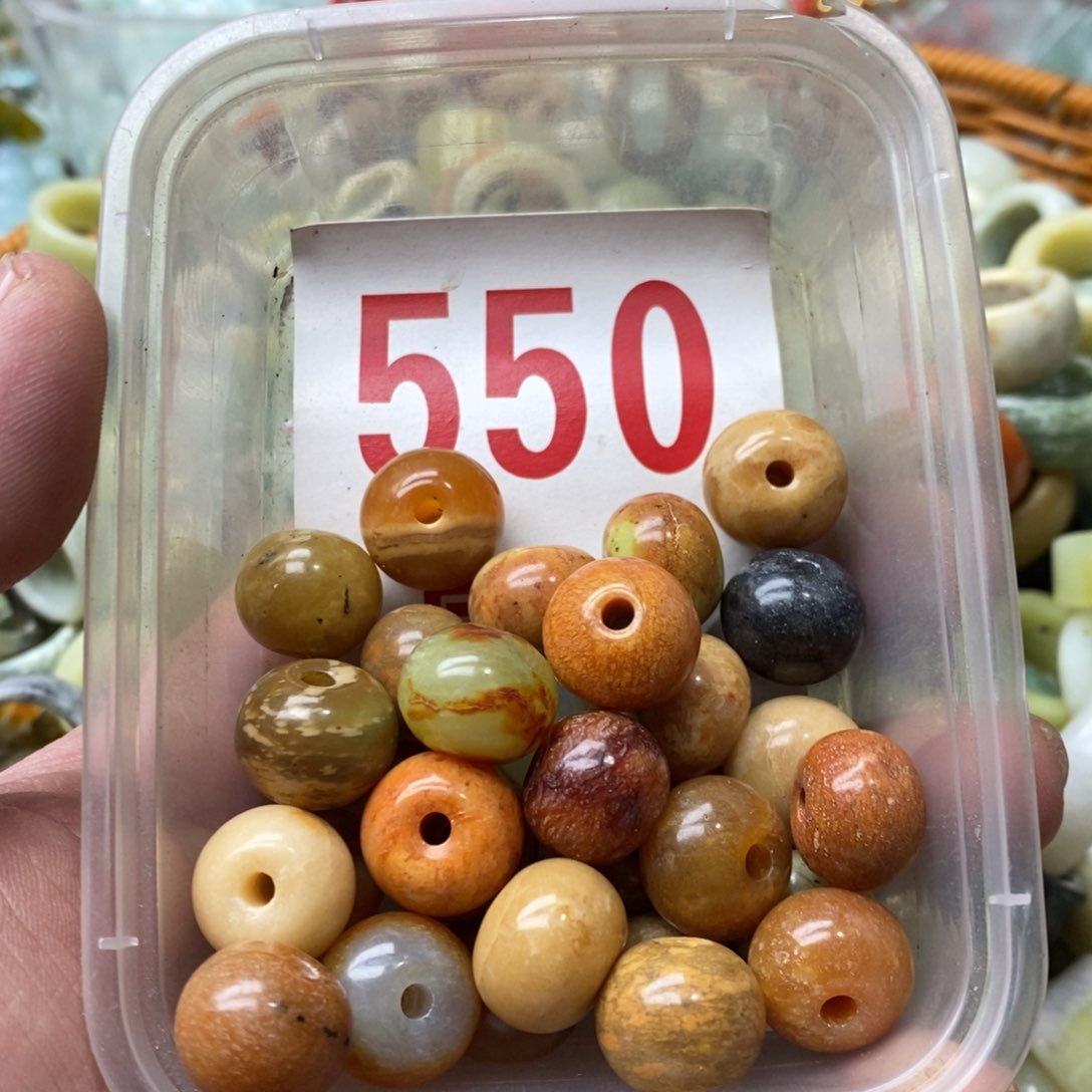 蛇纹石玉挂坠未镶嵌