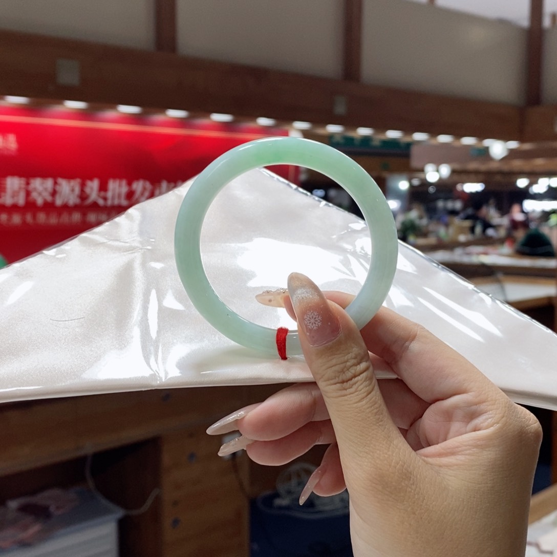 未镶嵌手镯翡翠?****?傻子买的