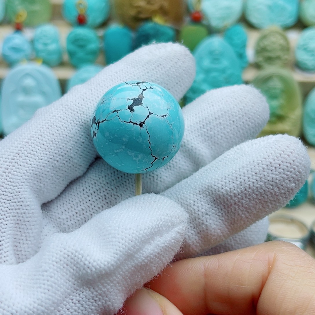 绿松石未镶嵌珠宝奇石