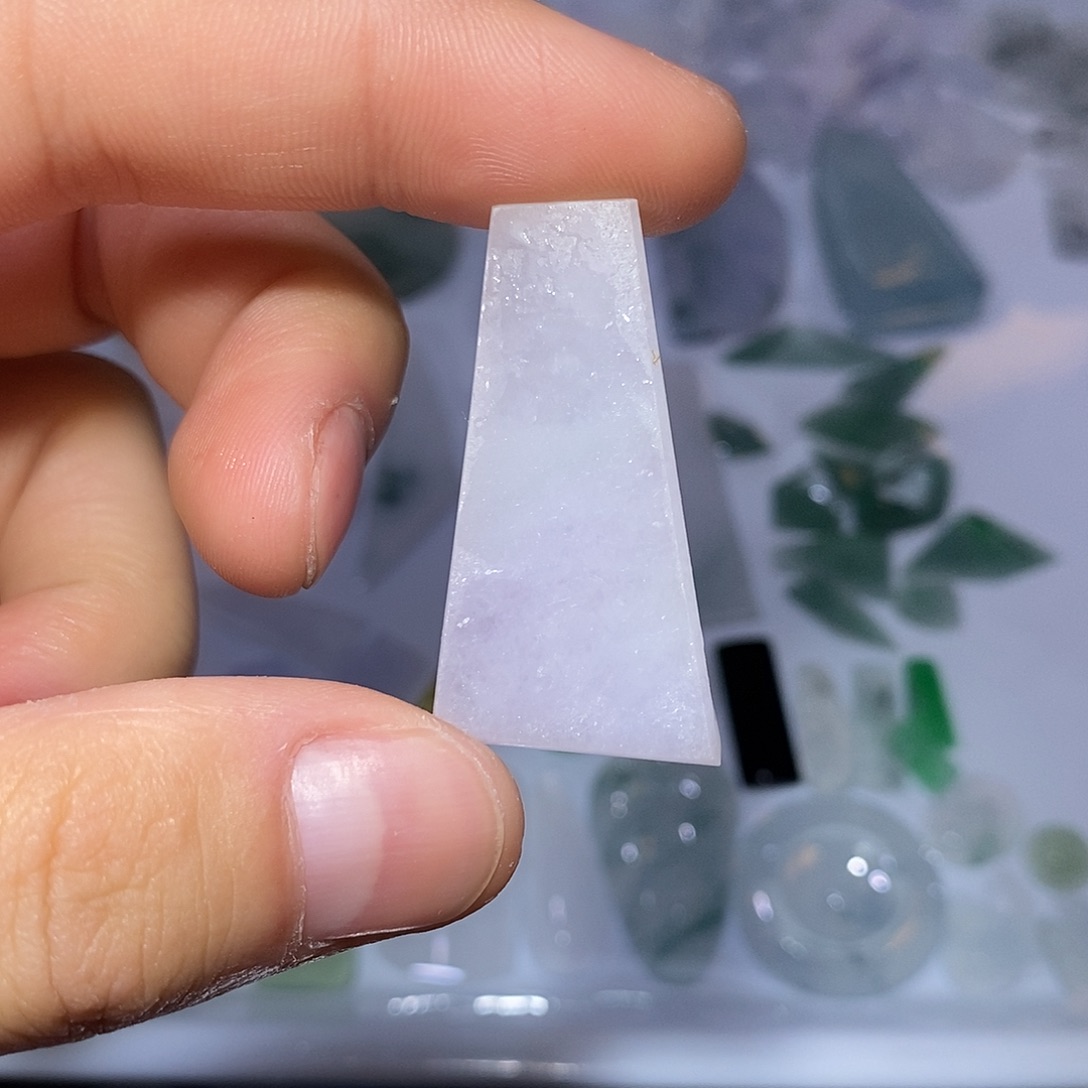 翡翠未镶嵌颈饰7333