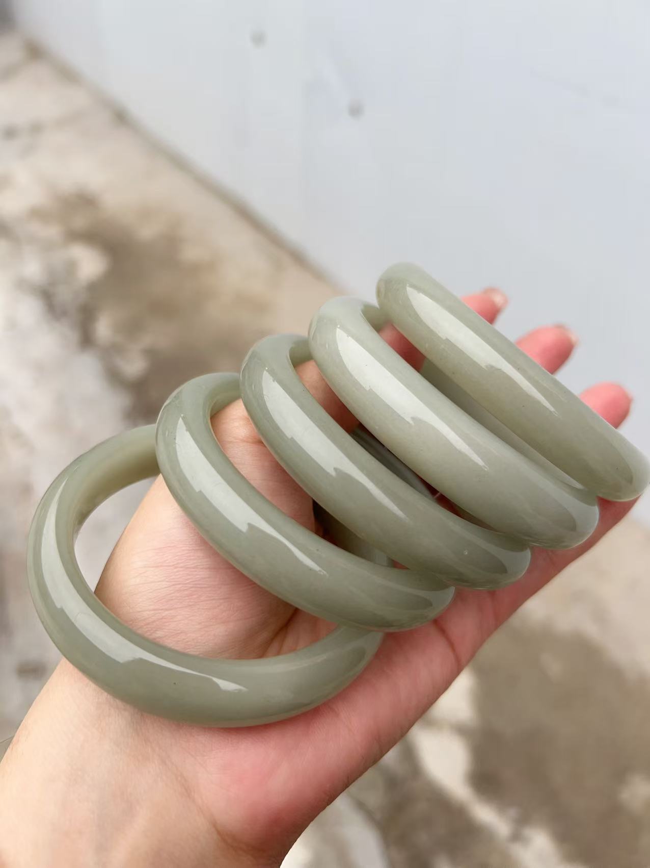 -油青老料正款微瑕手镯（有石纹水线色根色点，拍一发一多样性发货）