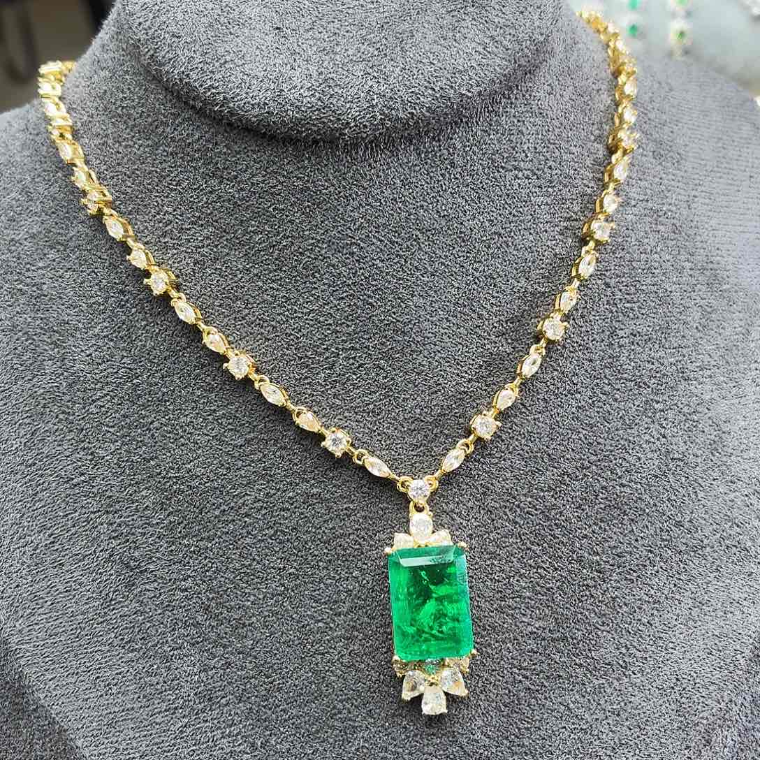 坠链均925银培育祖母绿色宝石