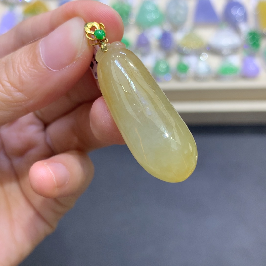 翡翠18K金镶嵌颈饰翡翠