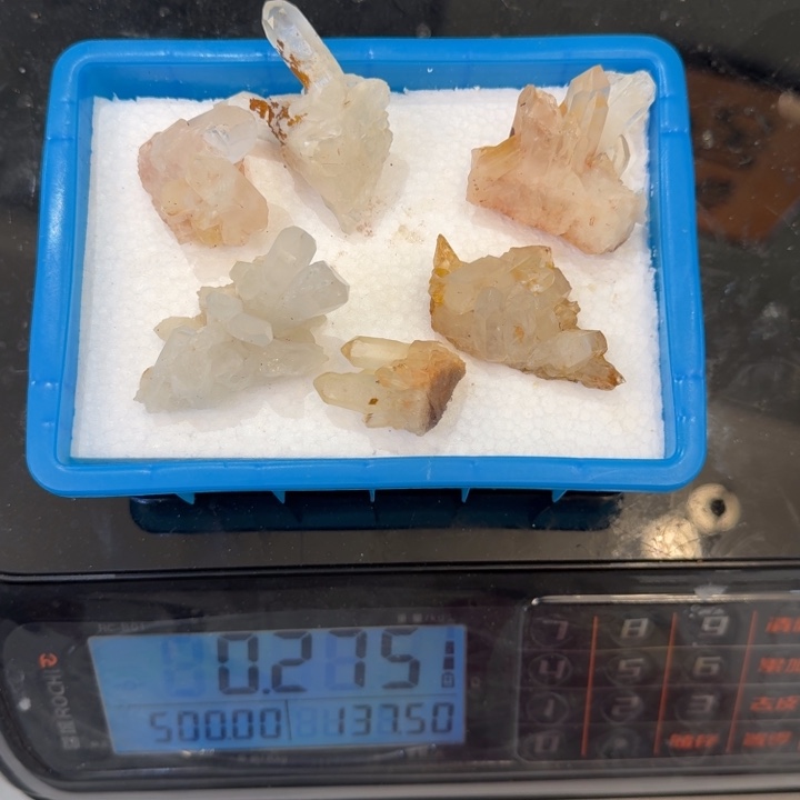 欣***。水晶未镶嵌珠宝半成品