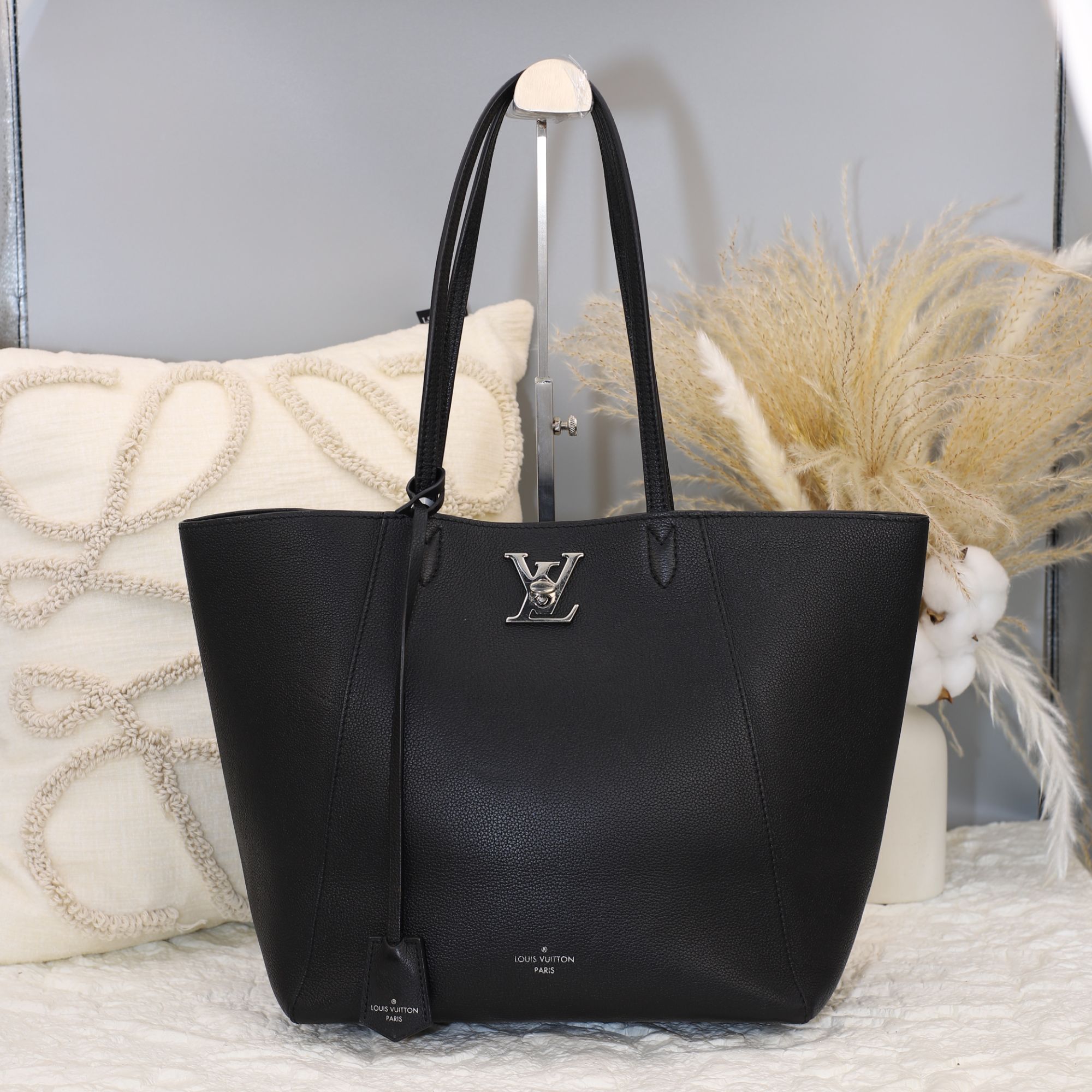 99新 LouisVuitton/路易威登 98新 LV Lockme Cabas 购物袋托特包