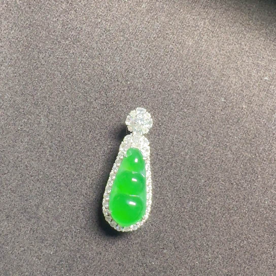 翡翠未镶嵌吊坠(赠链)天然