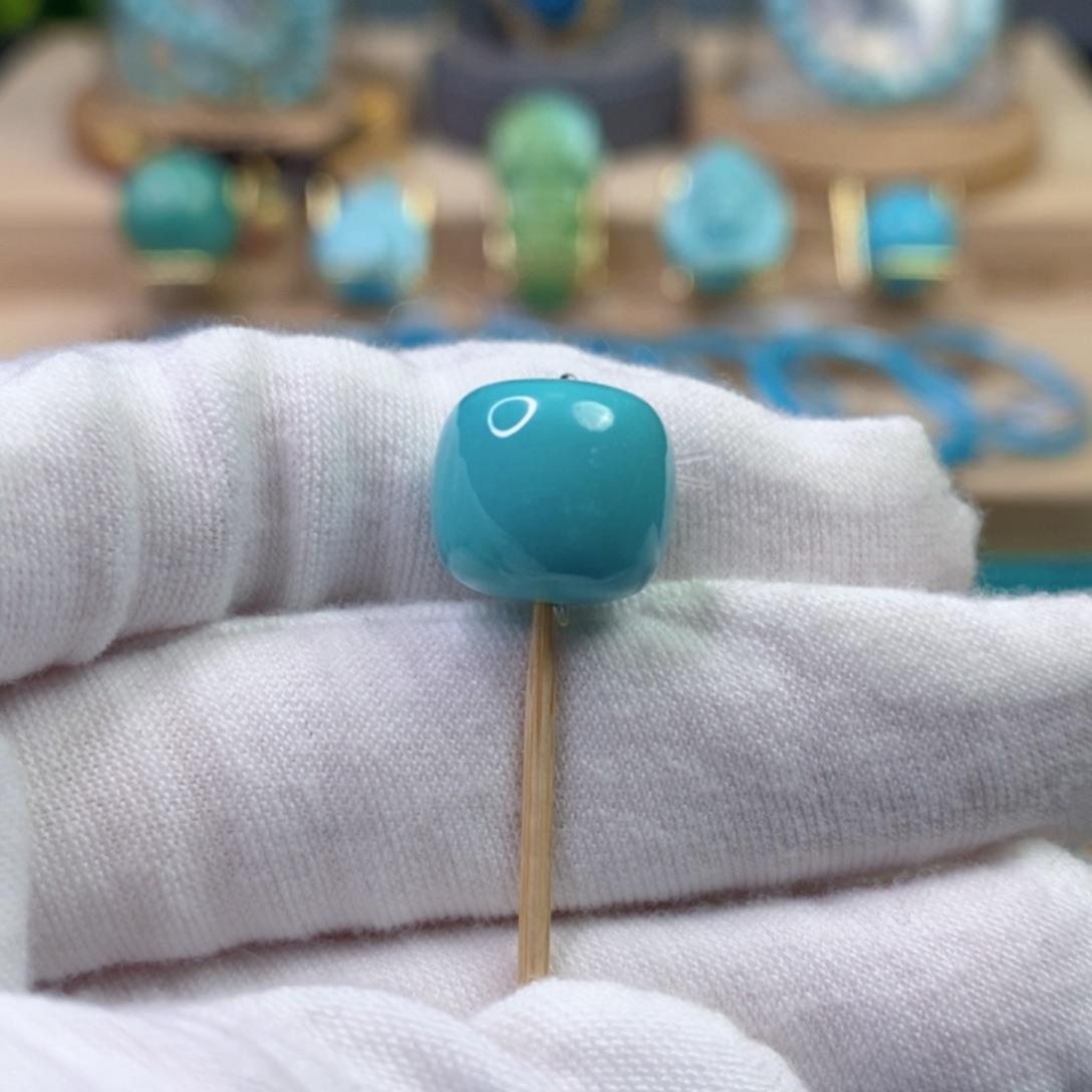 绿松石未镶嵌珠宝奇石