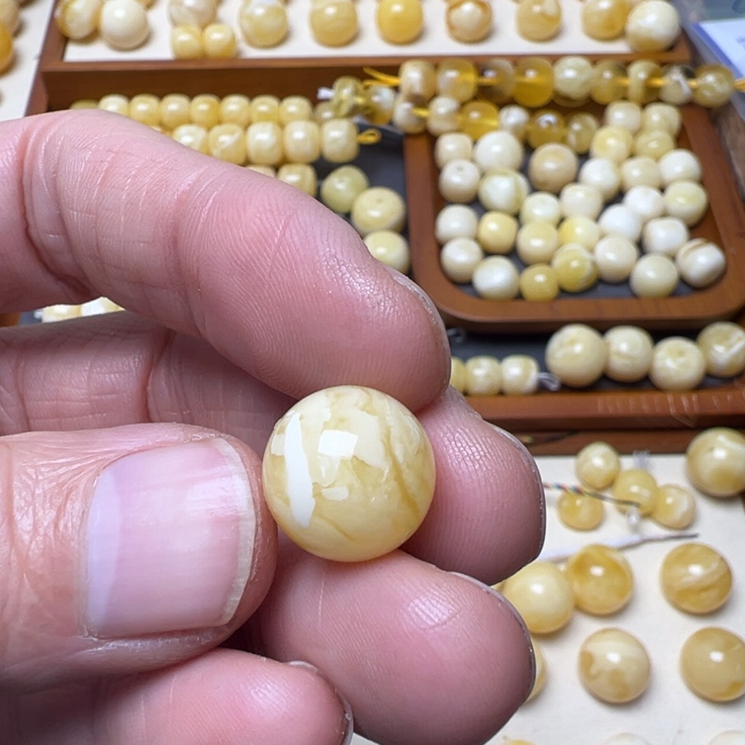 张***艺琥珀未镶嵌裸石琥珀蜜蜡