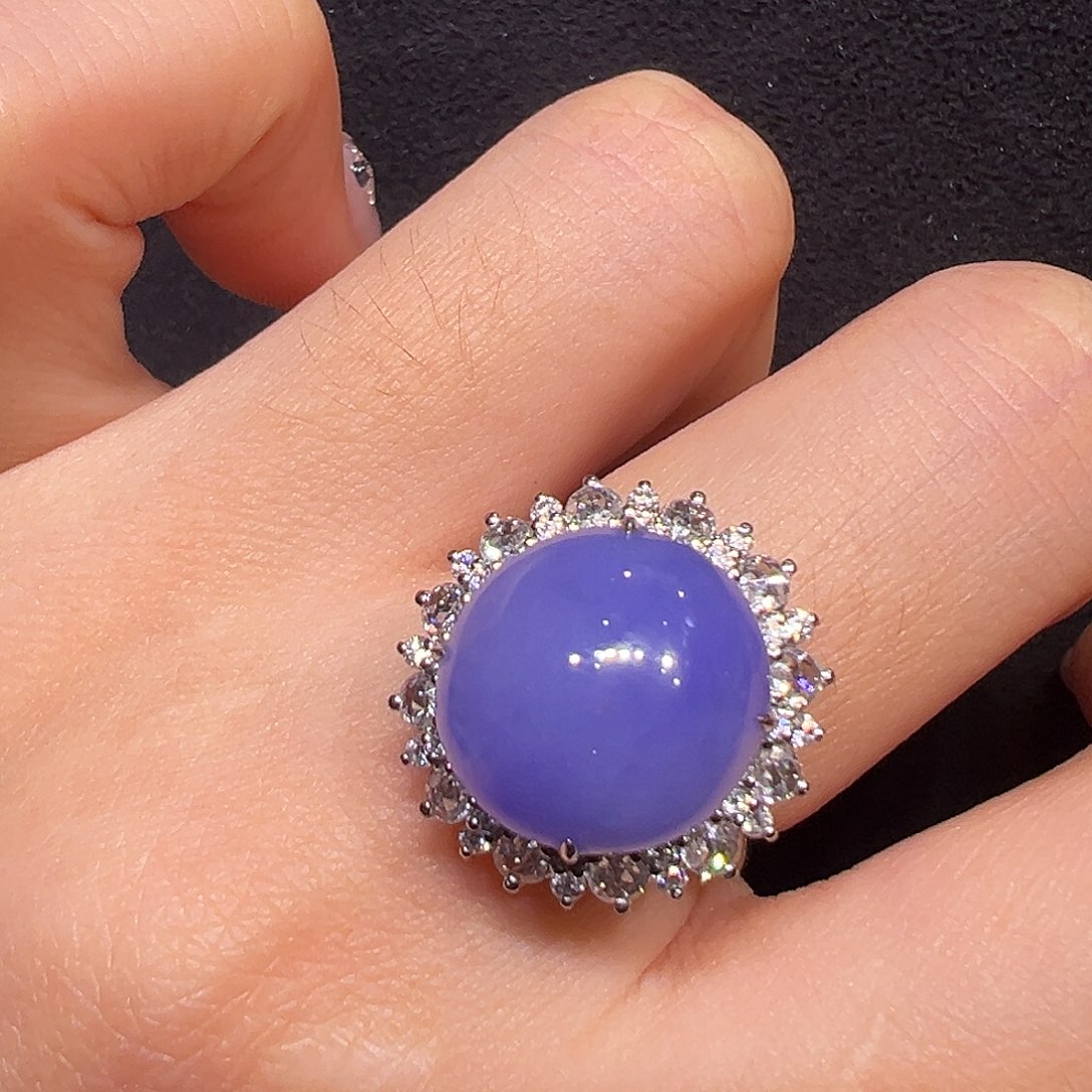 翡翠18K金镶嵌戒指蛋面