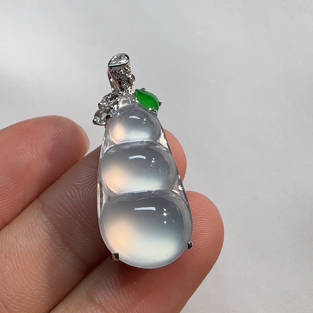 翡翠18K金镶嵌吊坠(不含链)福豆