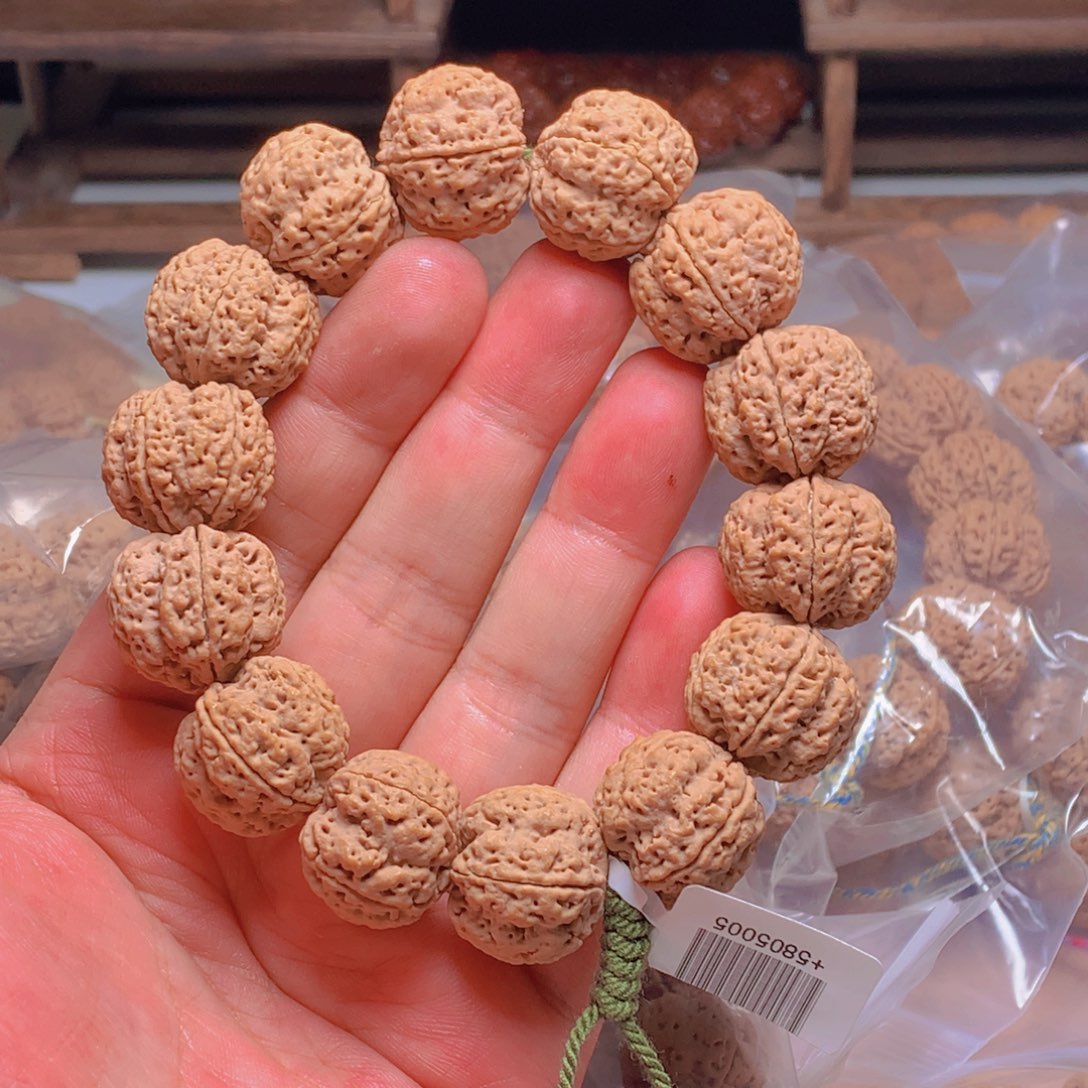 金刚菩提手串哈****嘟21尺峰王毕业