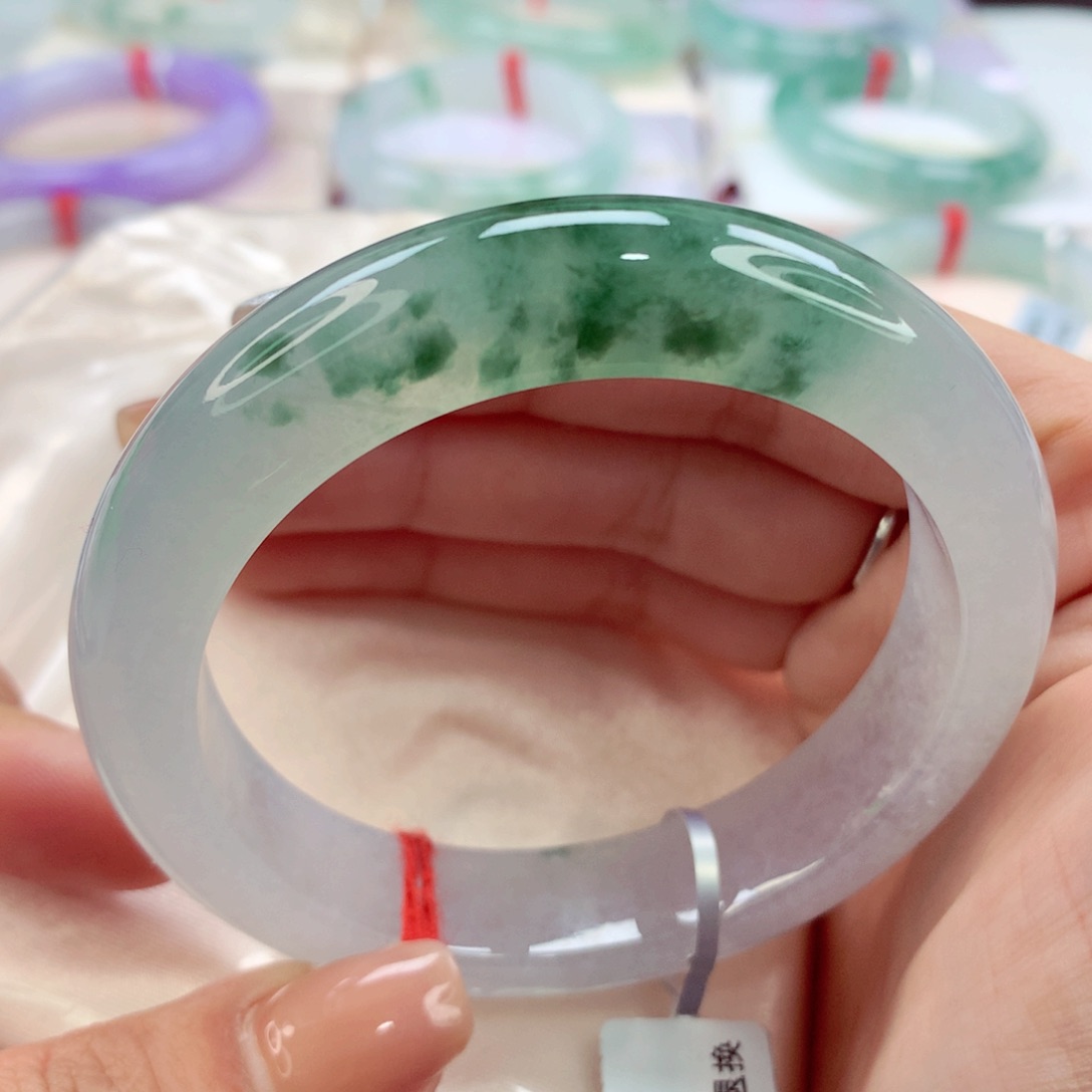 翡翠手镯未镶嵌师妹