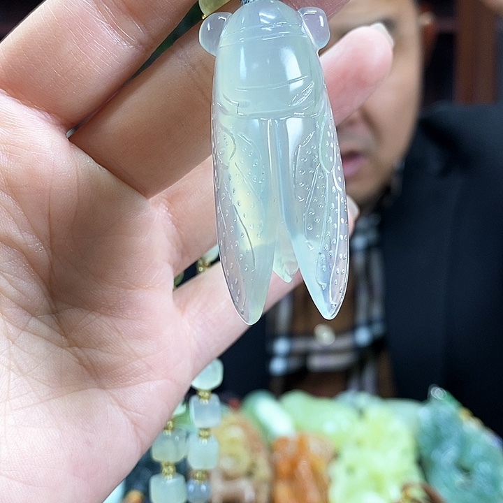 蛇纹石玉吊坠未镶嵌