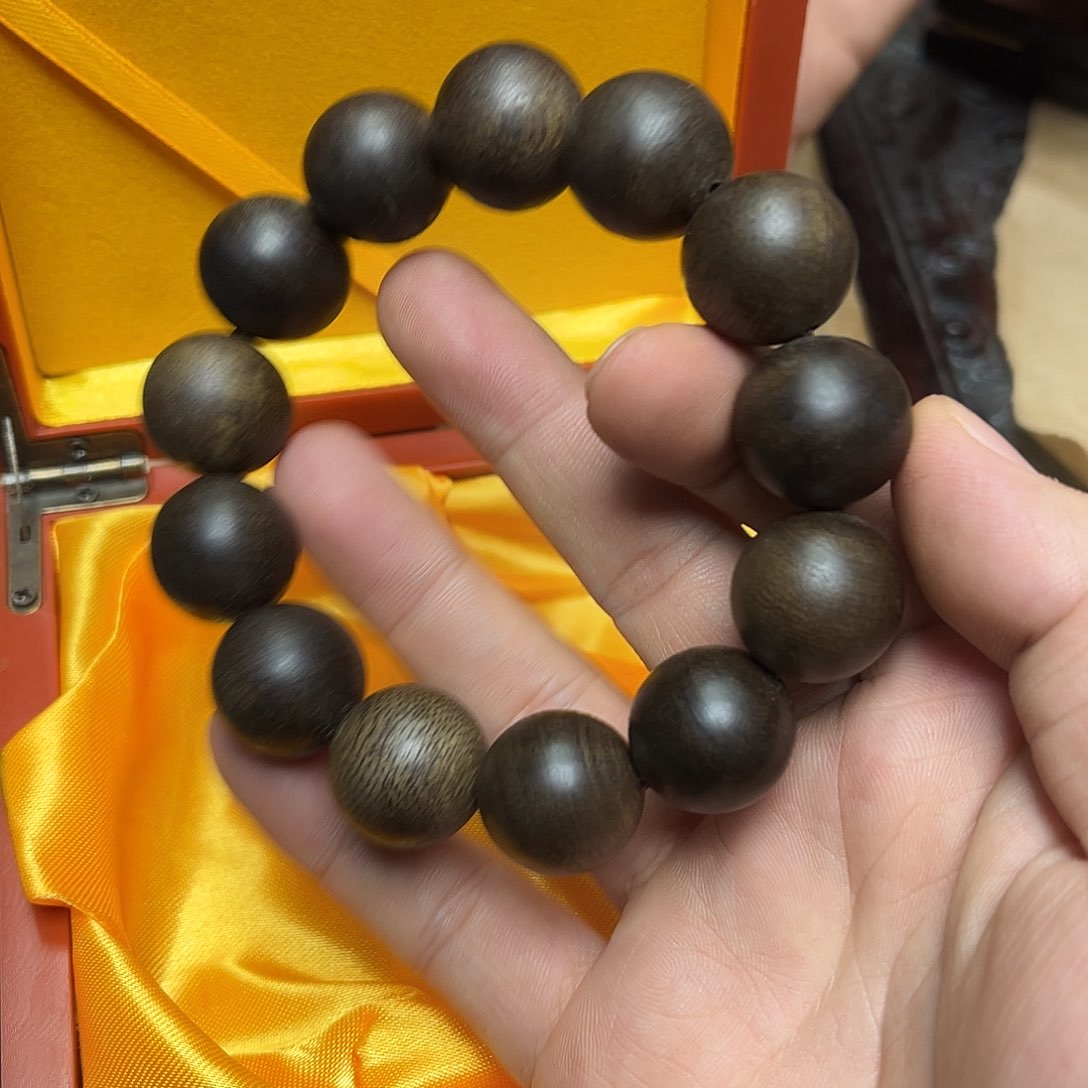 大叶紫檀（黑酸枝木类）