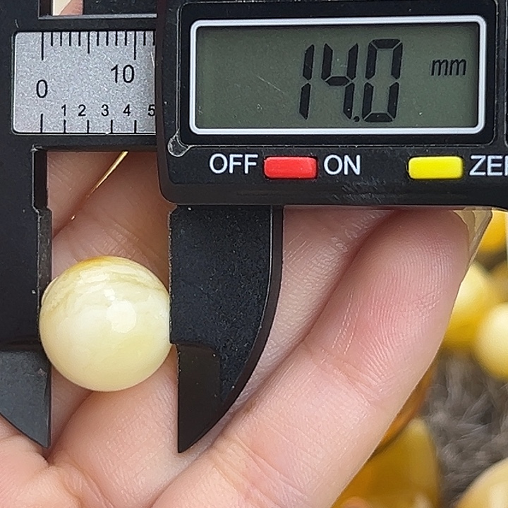 蜜蜡未镶嵌裸石微瑕284