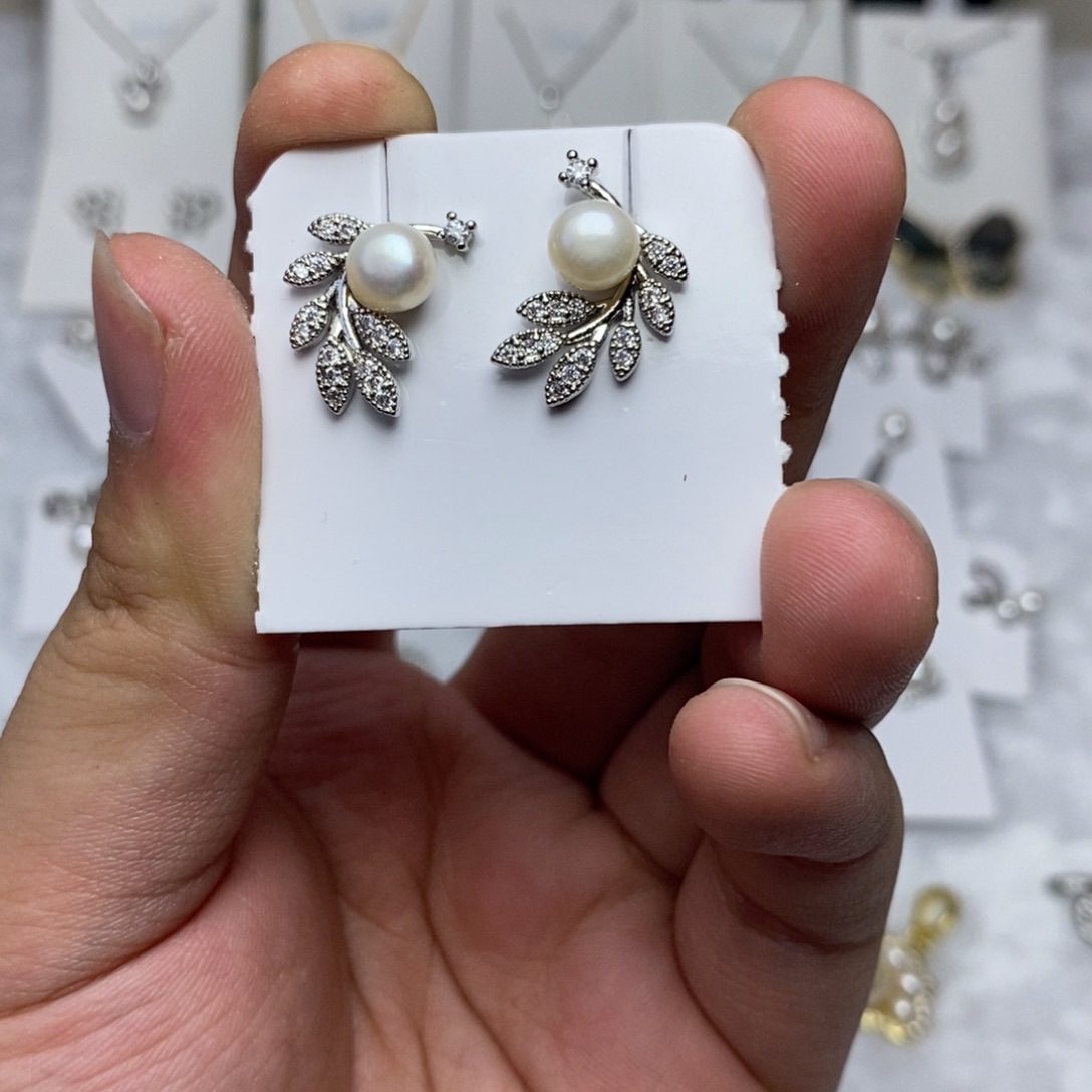 淡水珍珠未镶嵌耳饰