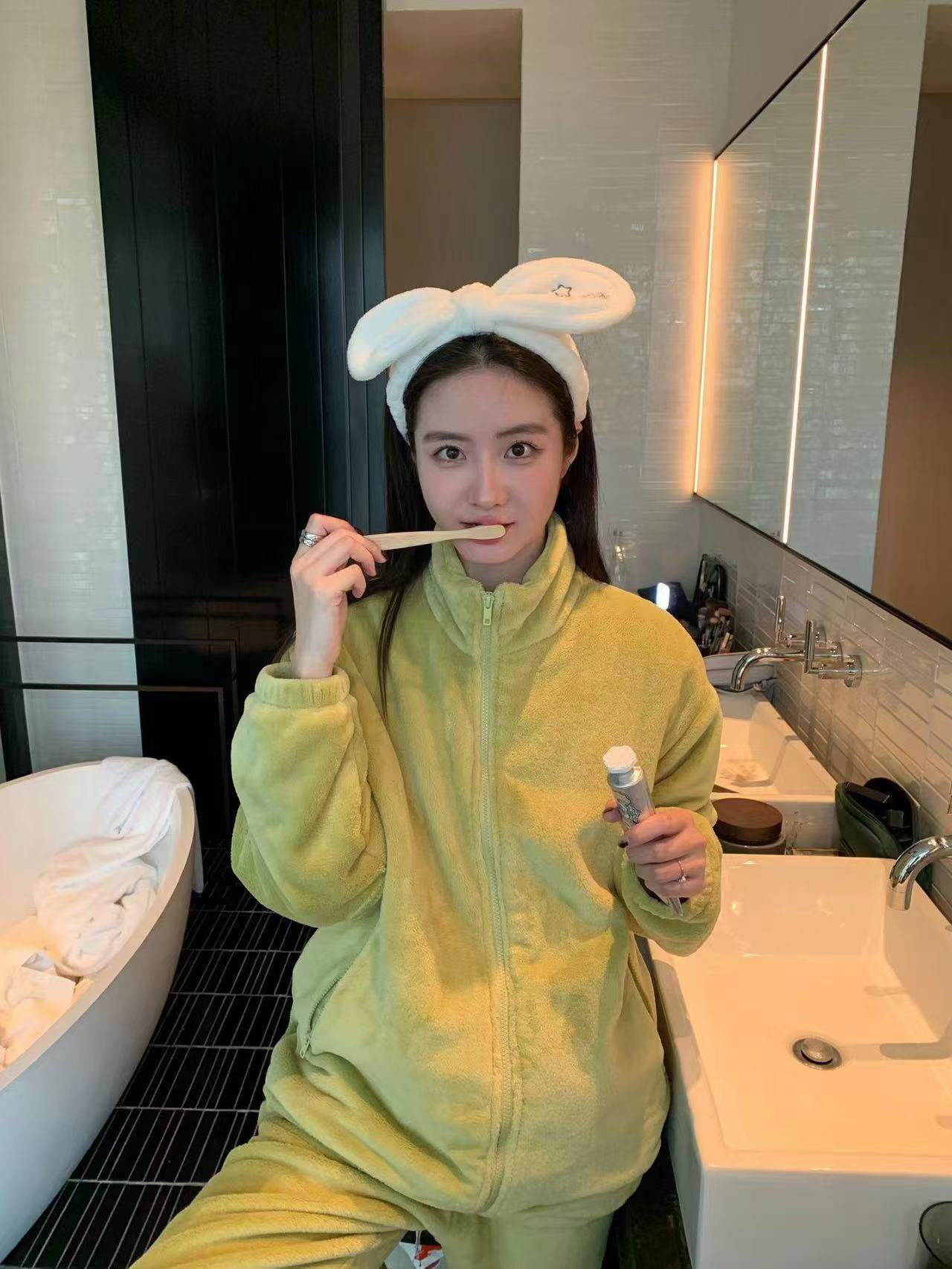 秋冬季加厚保暖珊瑚绒可外穿加厚套装