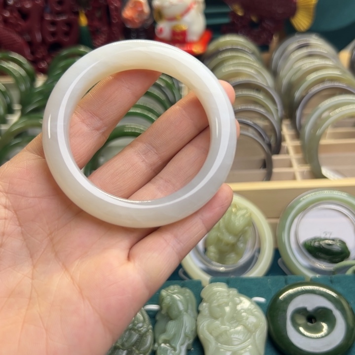 和田玉手镯未镶嵌55.1圈围M122