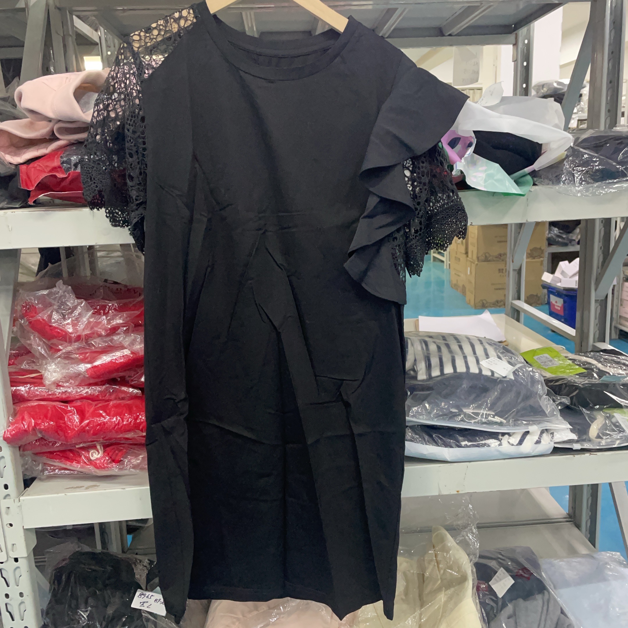 碧家 黑色短袖圆领直筒连衣裙 08132505