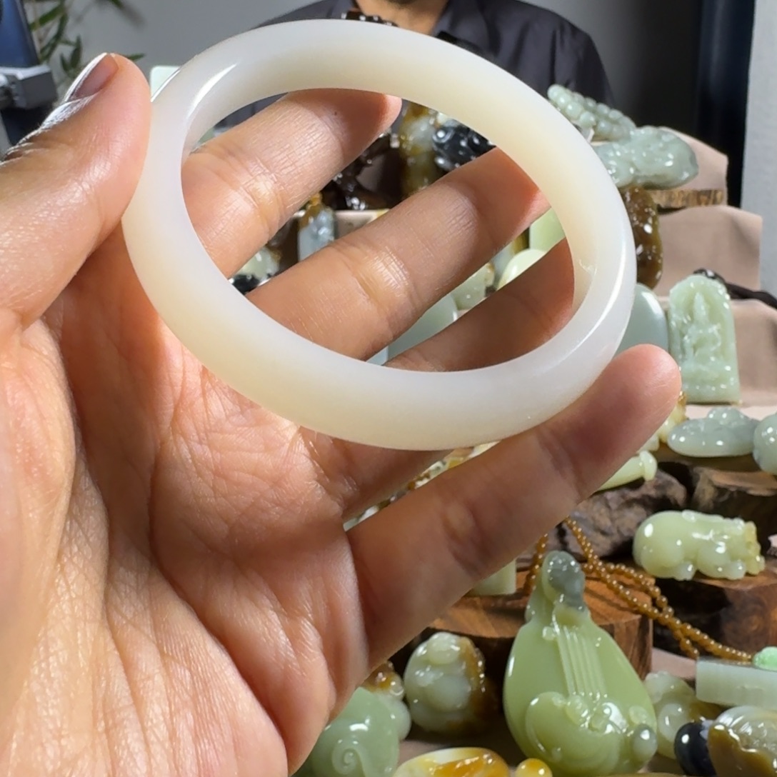 和田玉（糖玉）未镶嵌颈饰