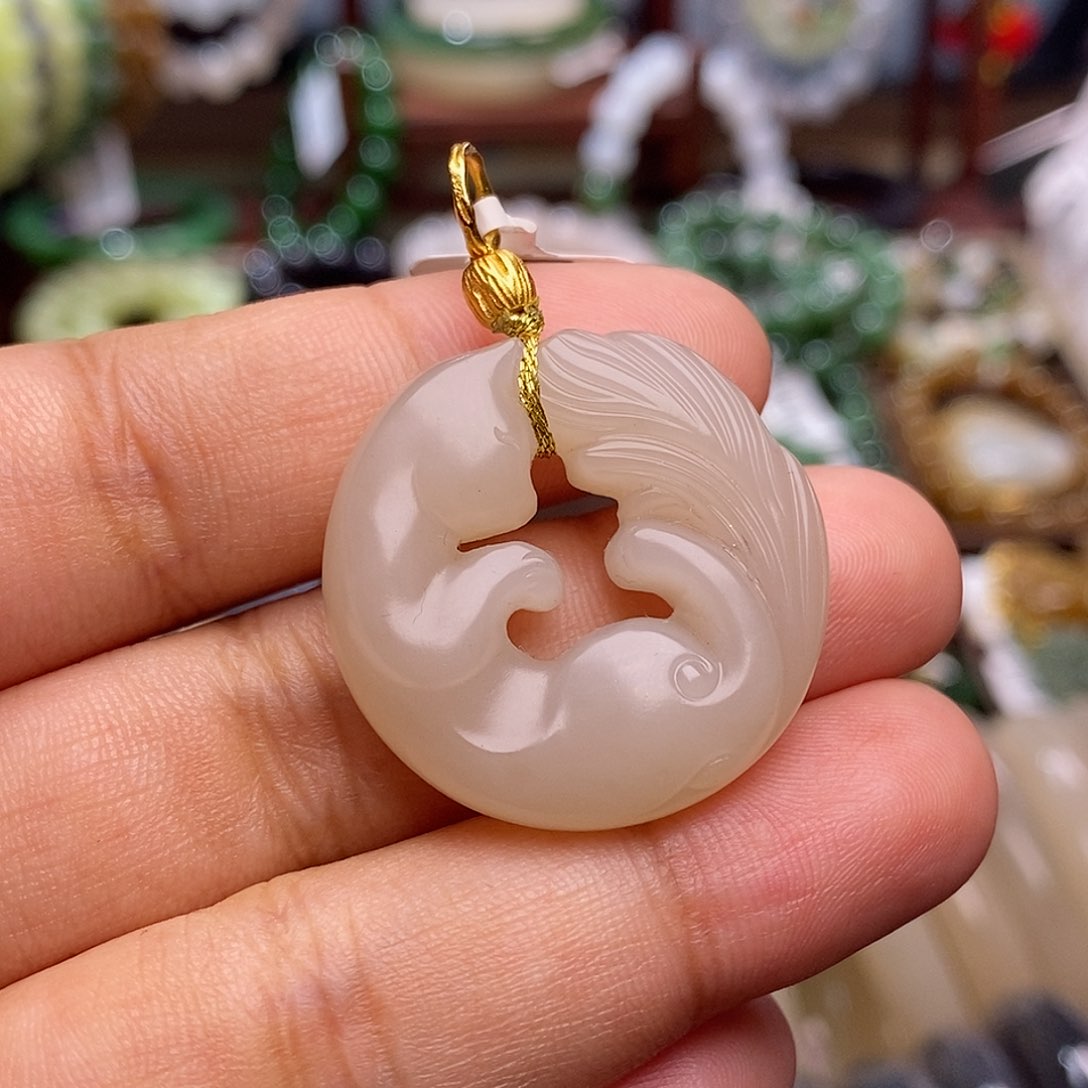 和田玉未镶嵌收藏级浓藕粉老矿料红粉凤九吊坠