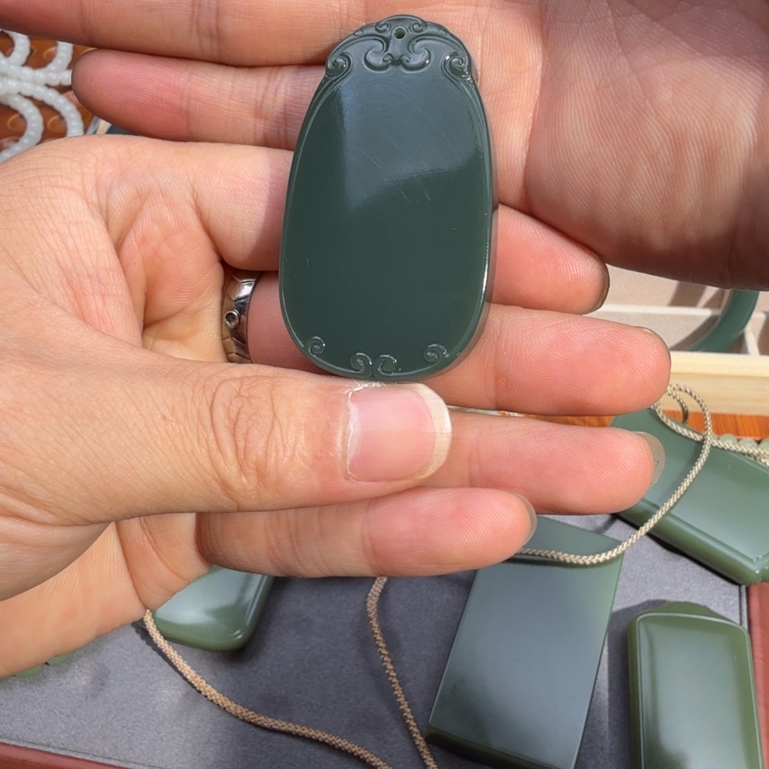 和田玉手链未镶嵌许**多