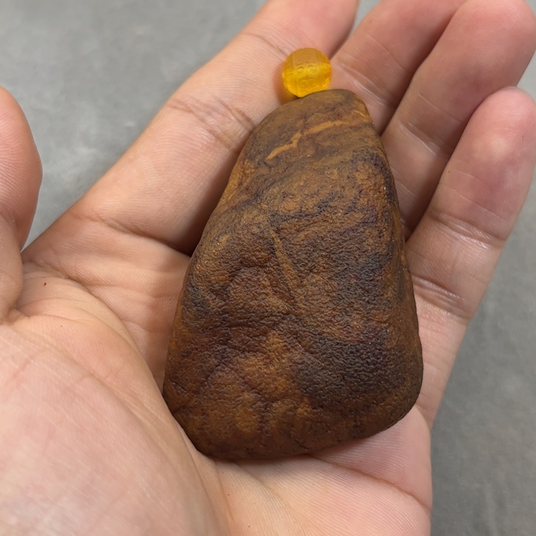 新***义定制琥珀未镶嵌打孔定制