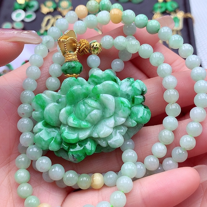 翡翠颈饰银S925镶嵌翡翠