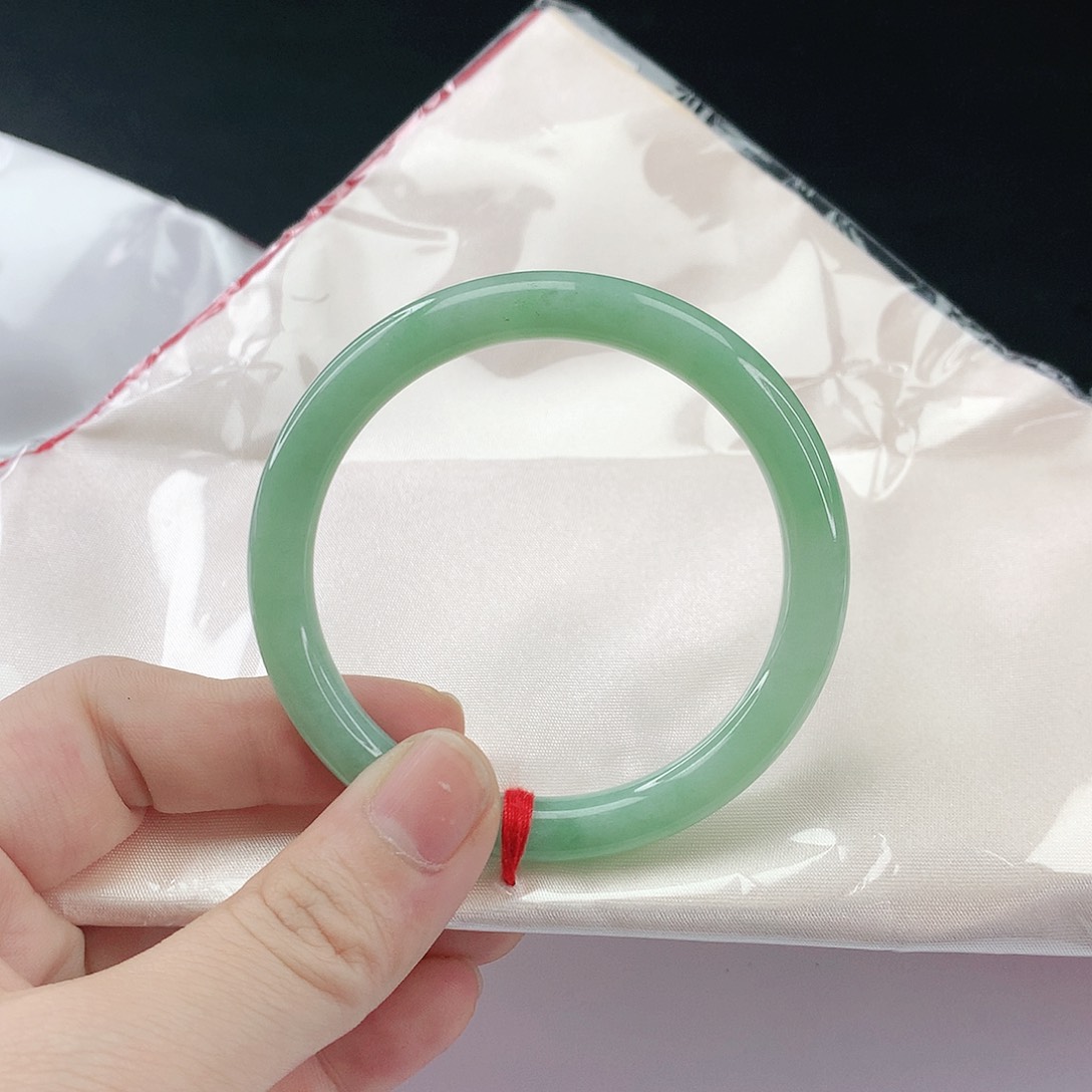 翡翠手镯未镶嵌德*翡翠141