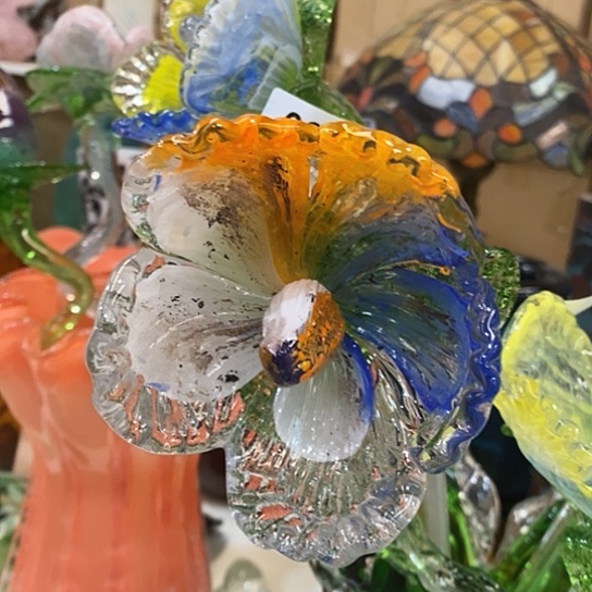 琉璃花瓶高45厘米宽6厘米