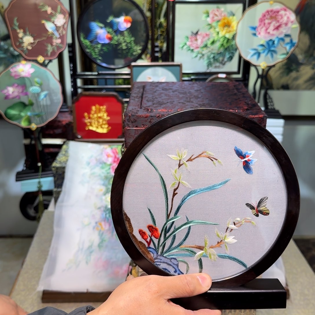 刺绣刺绣工艺精湛