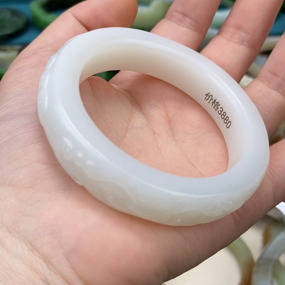 和田玉手镯未镶嵌安*·