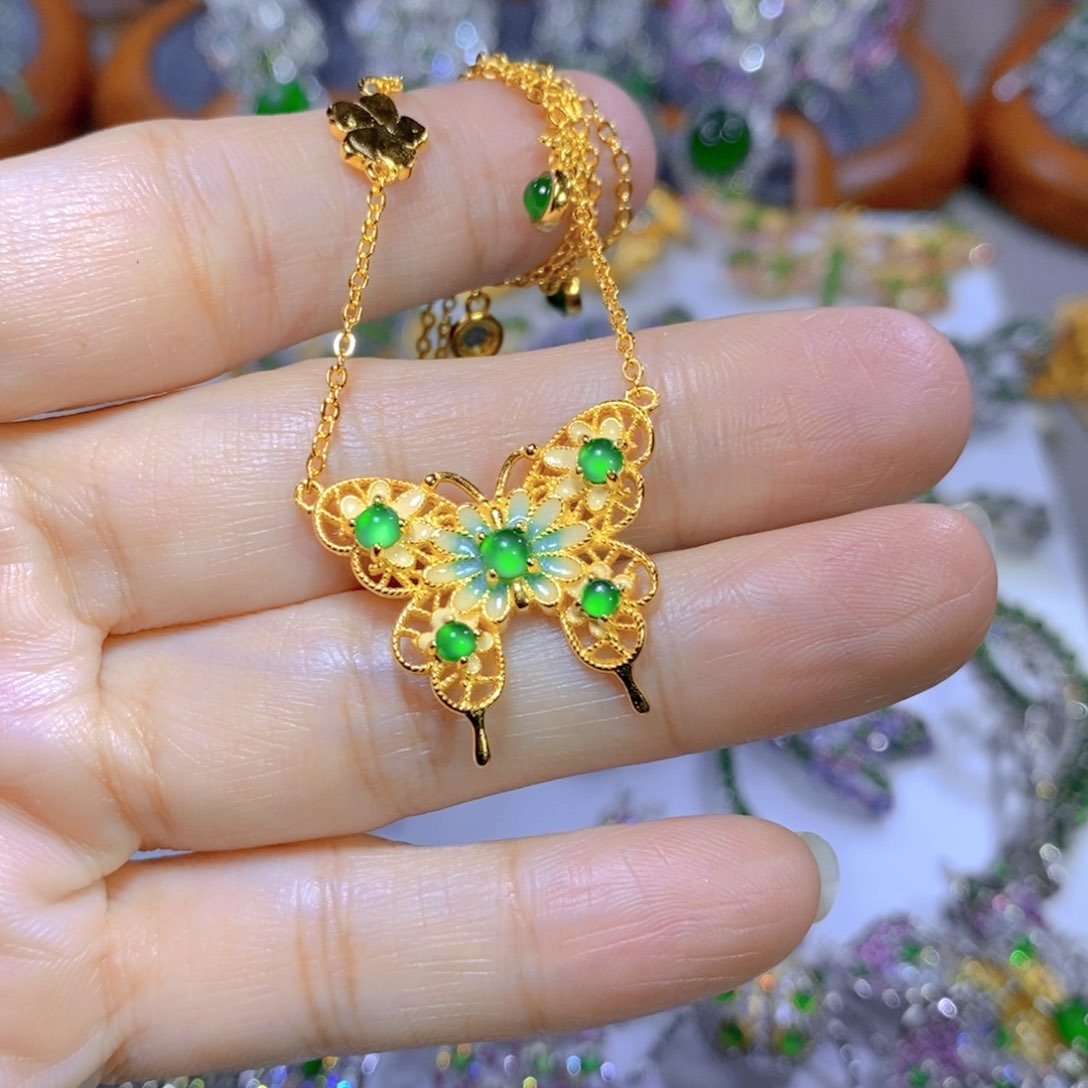 翡翠颈饰银S925镶嵌天然翡翠