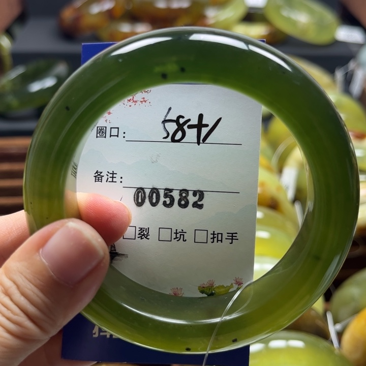 蛇纹石玉未镶嵌手镯可*?