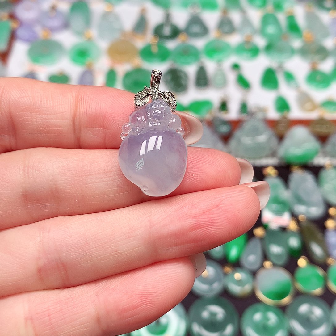 翡翠颈饰18K金镶嵌天然翡翠A货