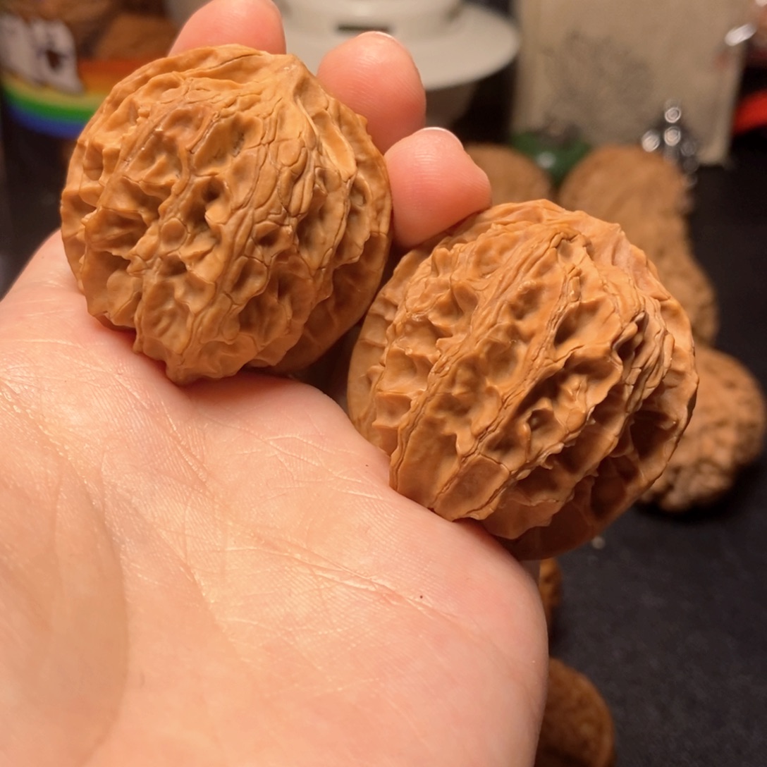 文玩核桃吊坠38红皮苹果园11