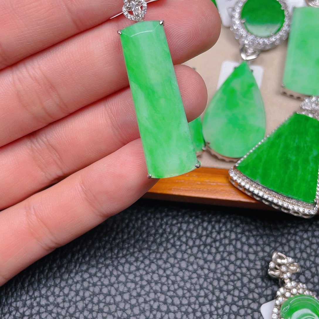 【闪购商品】翡翠吊坠(不含链)银S925镶嵌