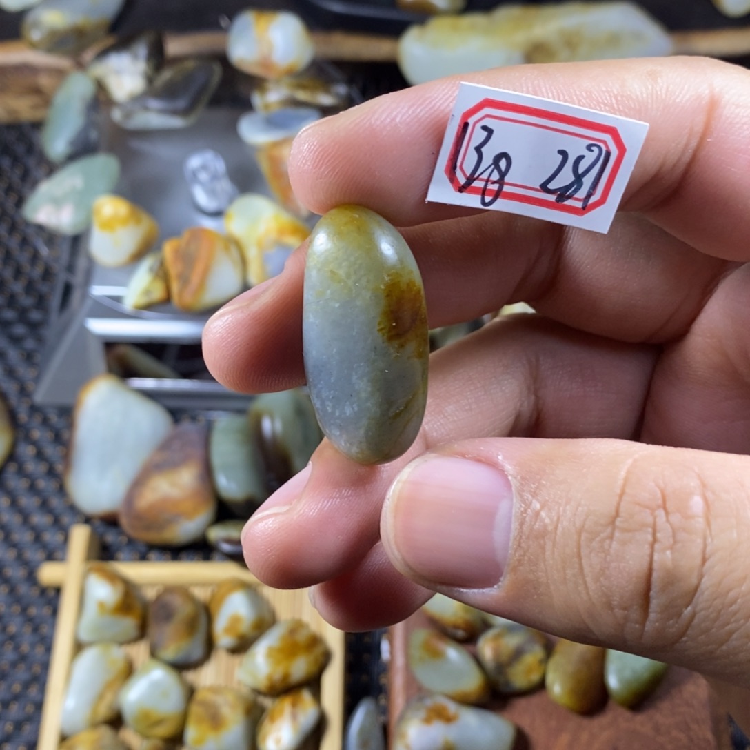 和田玉（糖玉）未镶嵌挂件