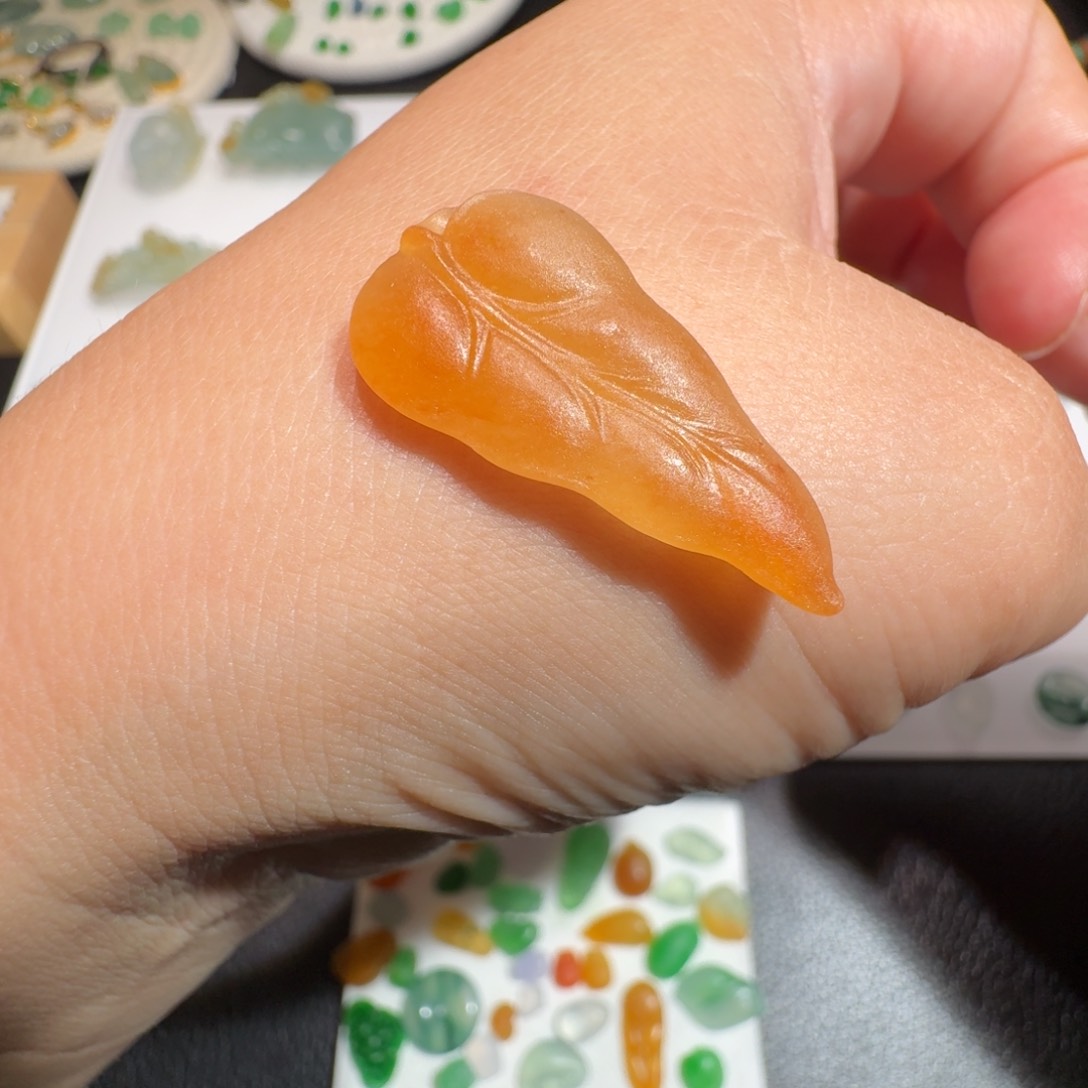 定制翡翠未镶嵌冰黄树叶