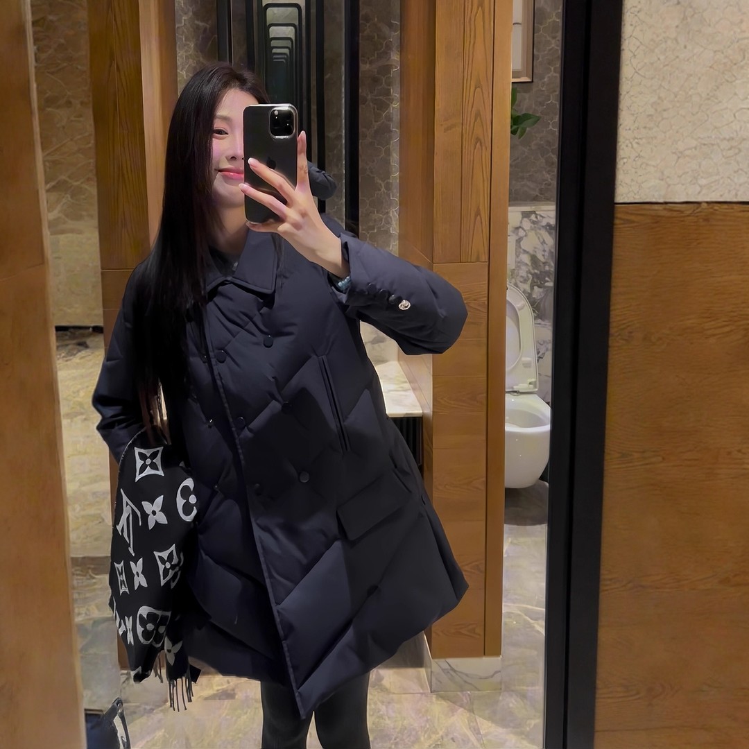 轻奢感藏青色羽绒服女冬季时尚新款保暖双排扣翻领中长款外套大衣