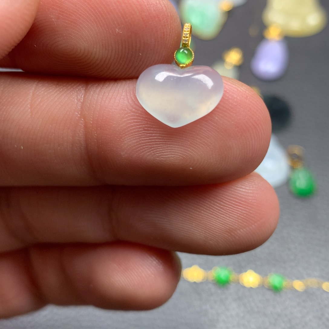 【闪购商品】颈饰18K金镶嵌翡翠翡翠